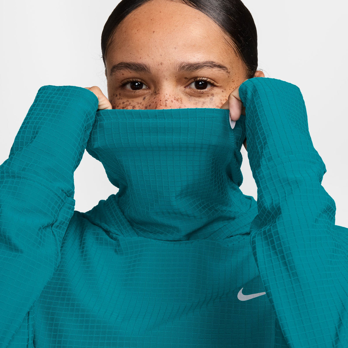Women's Nike Swift Therma-FIT Long-Sleeve Hooded Running Top
