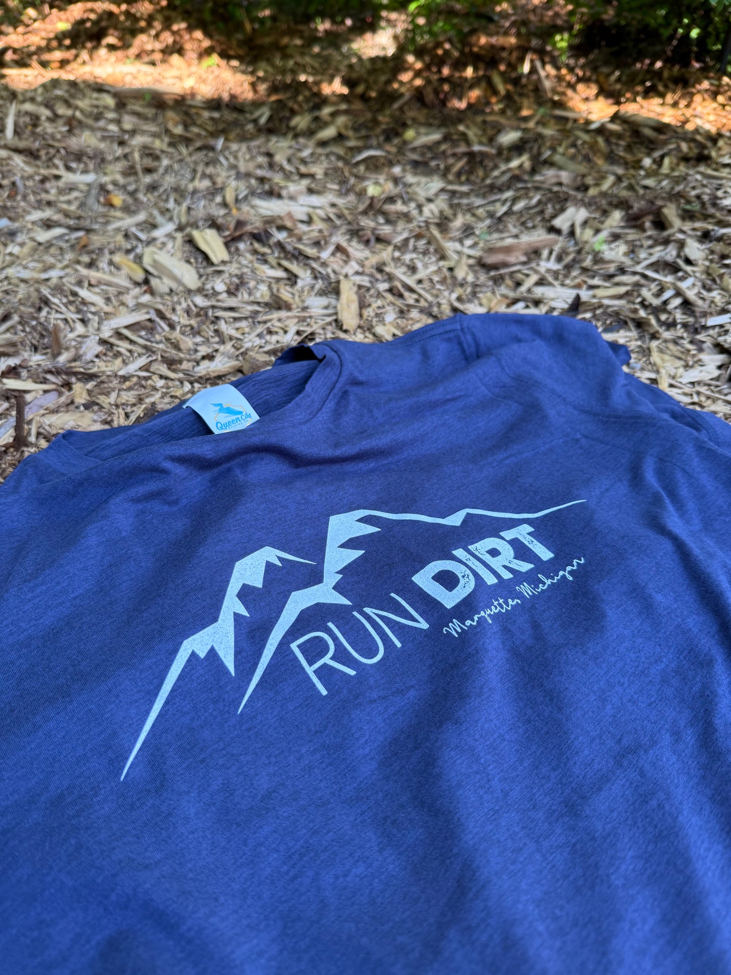 Men's QCRC Run Dirt - Performance Classic Fit Tee