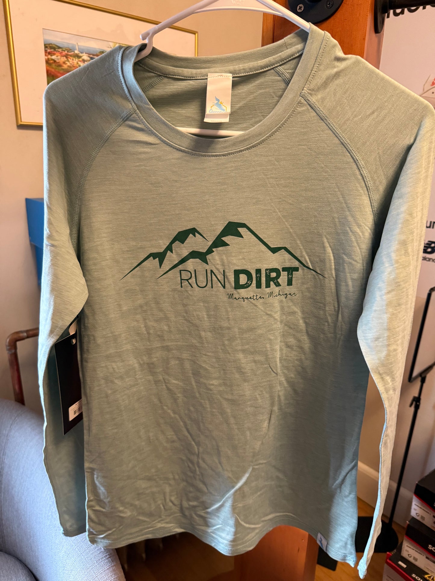 Women's QCRC Run Dirt Performance Tech Long Sleeve