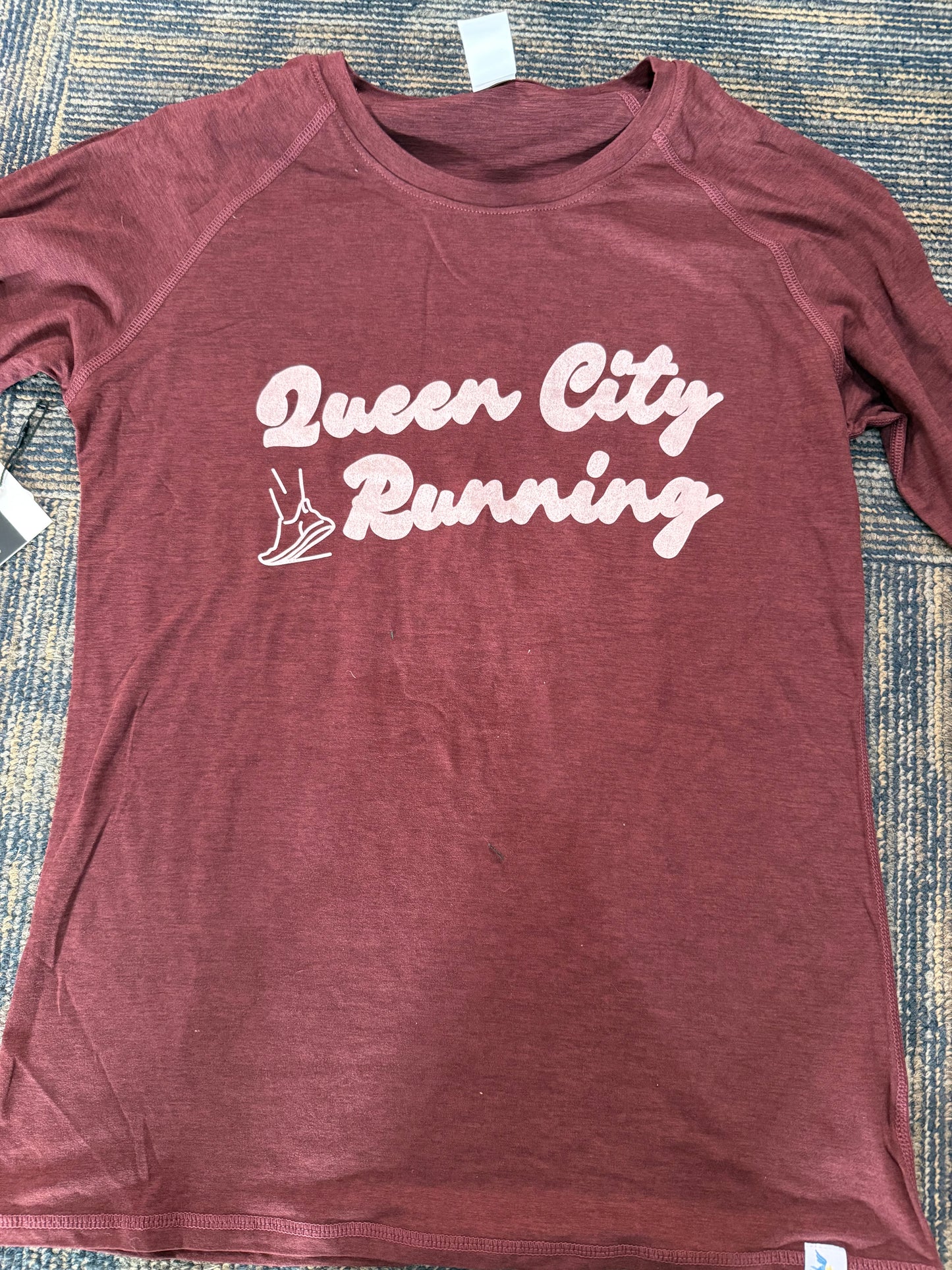 Women's QCRC Performance Tech Long Sleeve - Shoe Outline