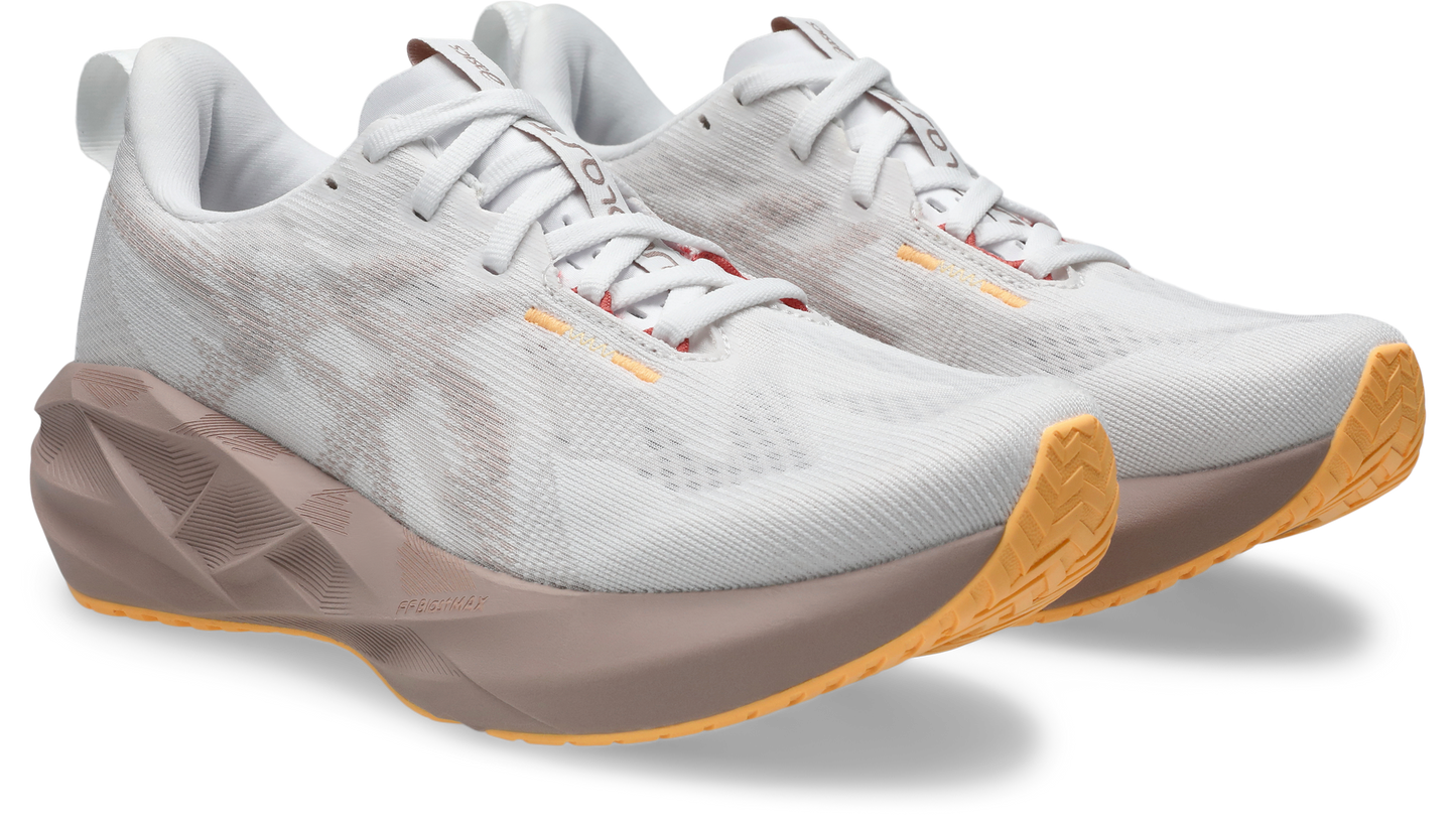 Women's ASICS NOVABLAST 5