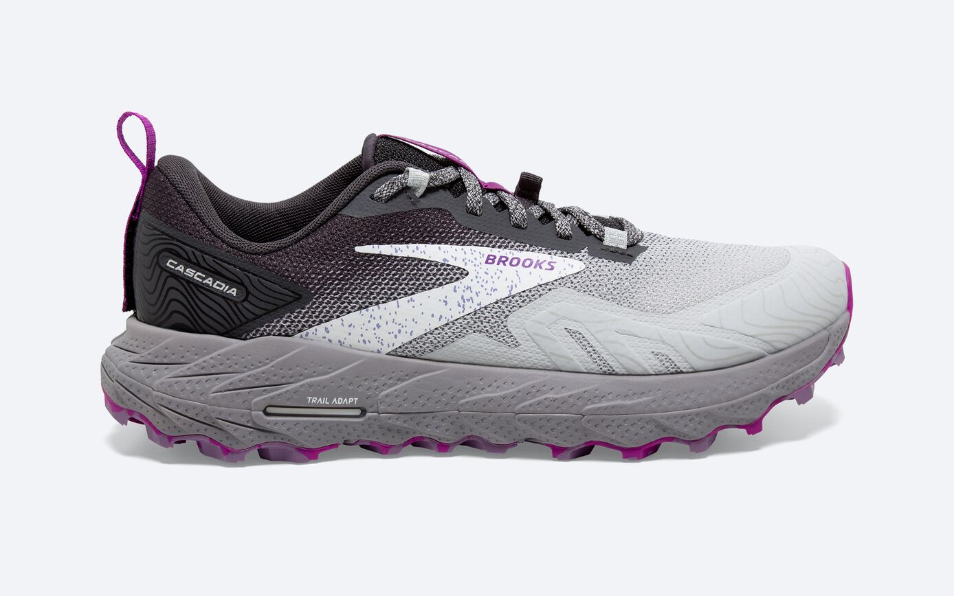 Women's Brooks Cascadia 17 - Wide (D)