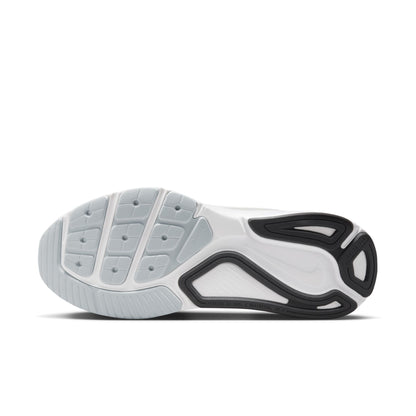 Women's Nike Structure 26