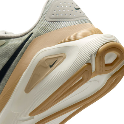 Men's Nike Structure 26