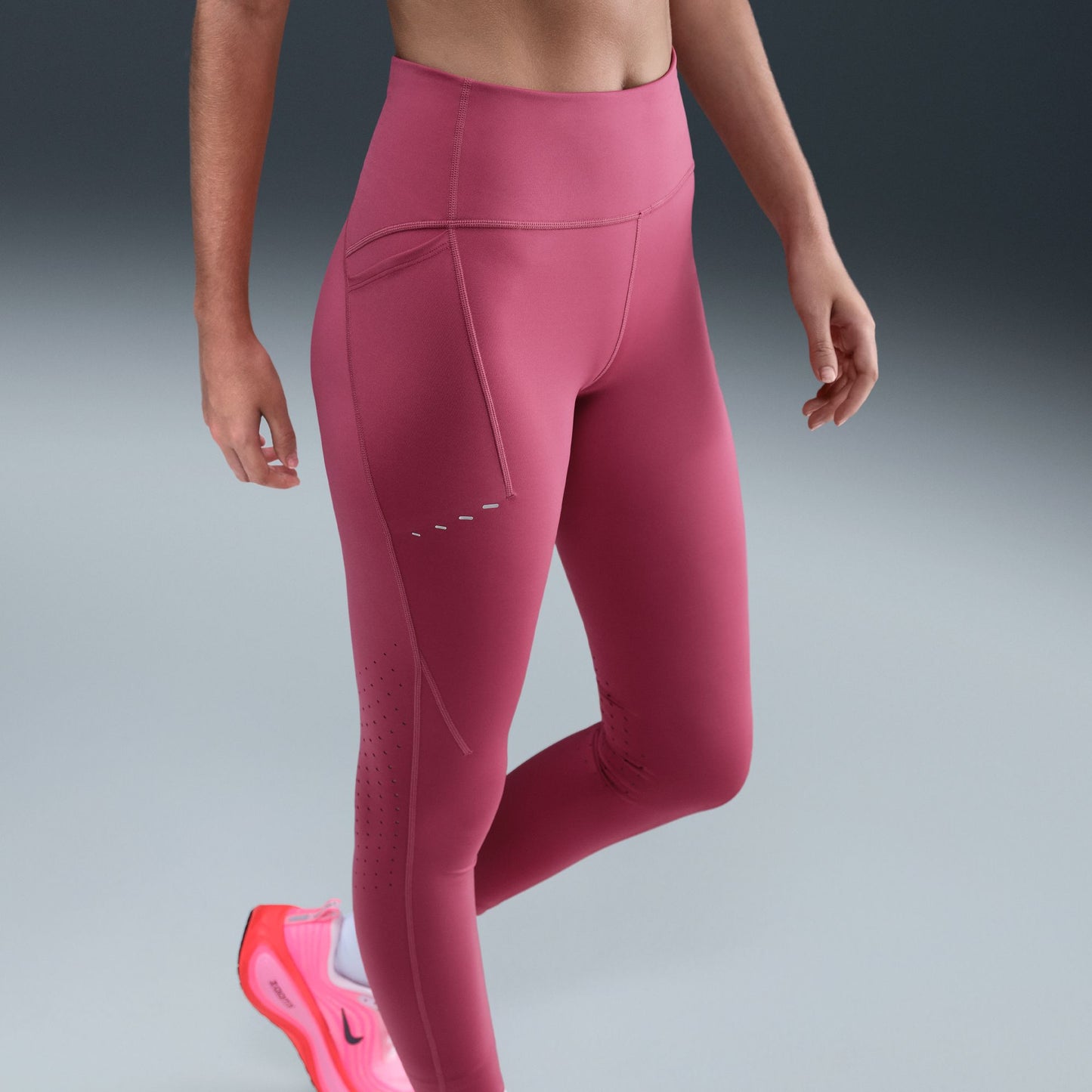 Women's Nike Swift High-Waisted 7/8 Running Leggings with Pockets