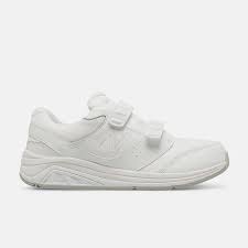 Women's New Balance Hook and Loop Leather 928v3 - Extra Wide (2E)